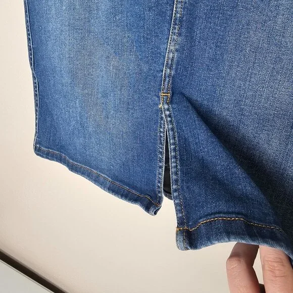 ⭐️Garnet Hill 16 Denim Skirt Knee Length Front Slit Patch Pocket Medium Wash - Picture 2 of 6